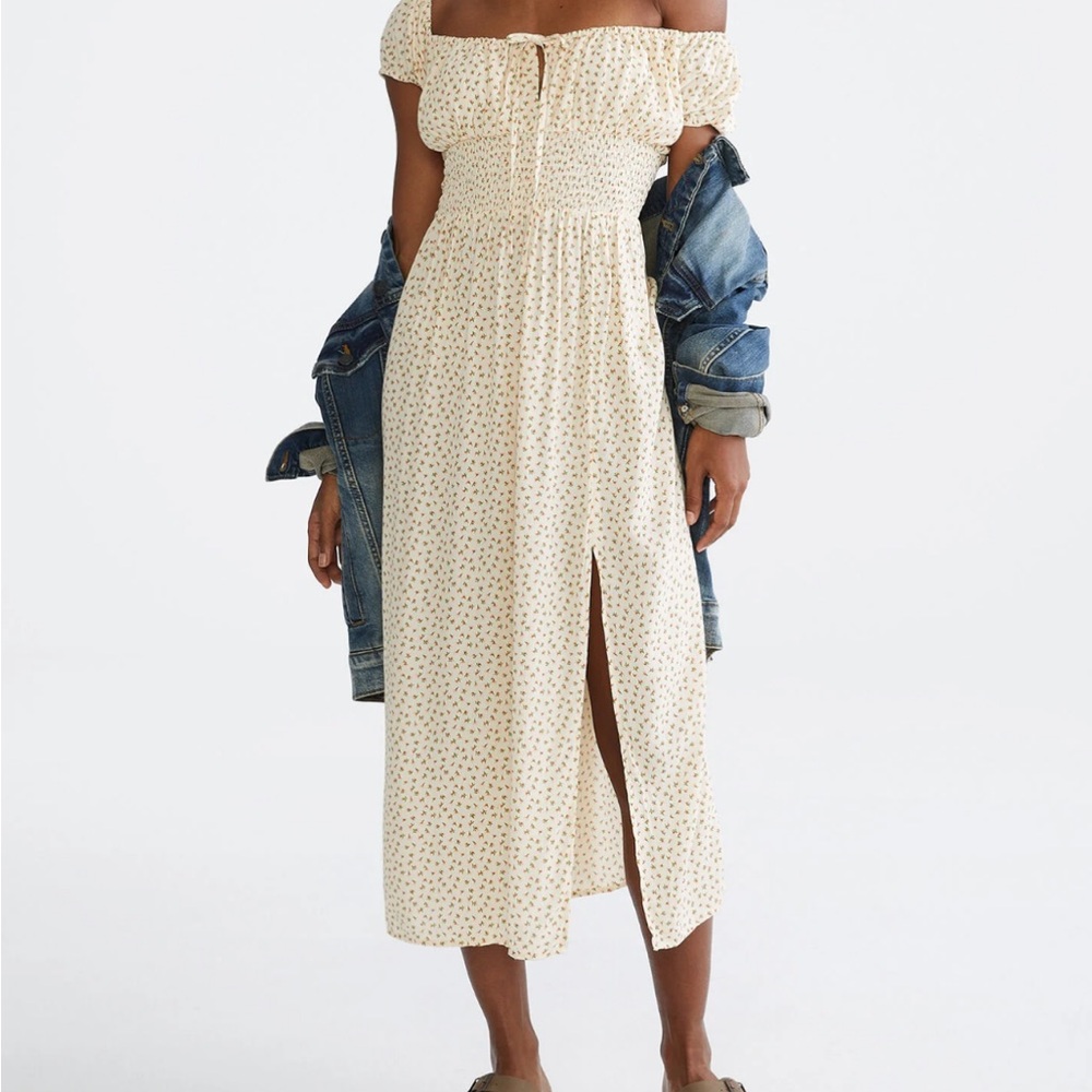 Maxi dress with slit